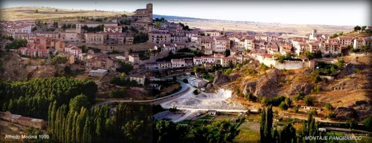 Sepúlveda , desde el mirador de Zuloaga. (Segovia) ESPAÑA